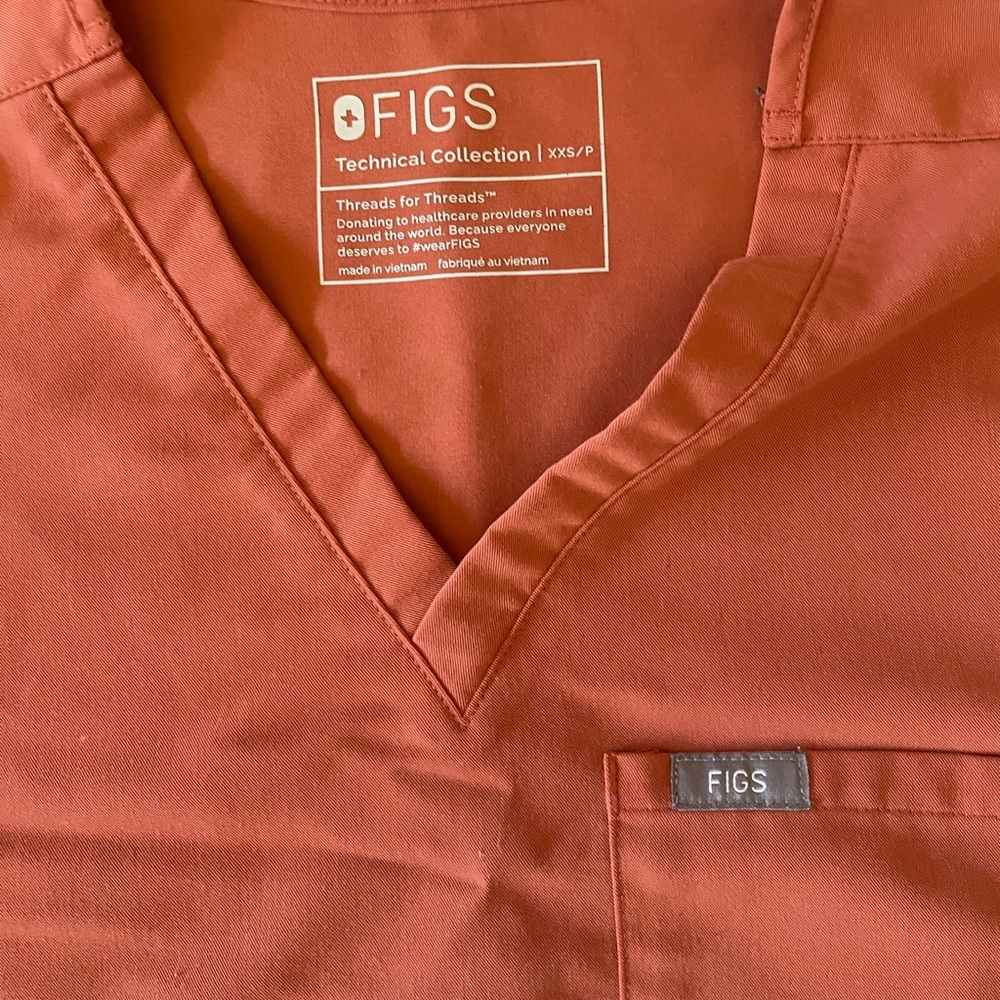 Figs Scrub Top